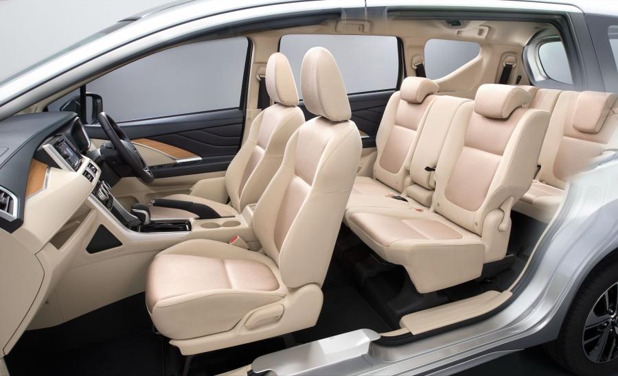 Интерьер Mitsubishi Xpander 2017 года  (фото 5 из 30)